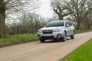 Subaru Outback 2018 года  (UK)